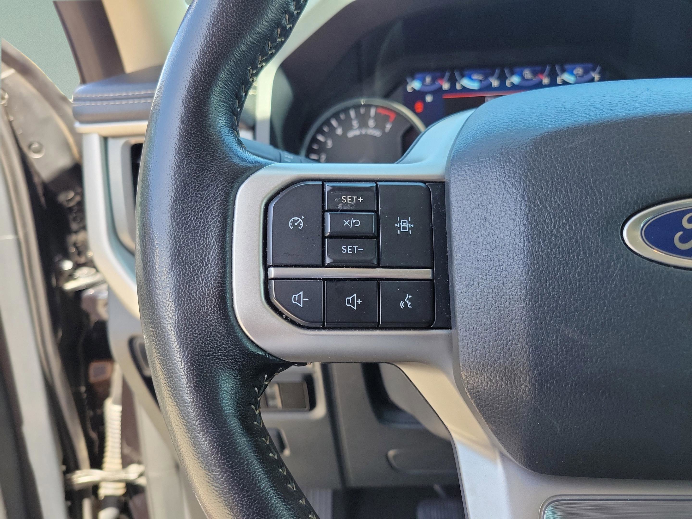 Used 2024 Ford Expedition XLT image 12