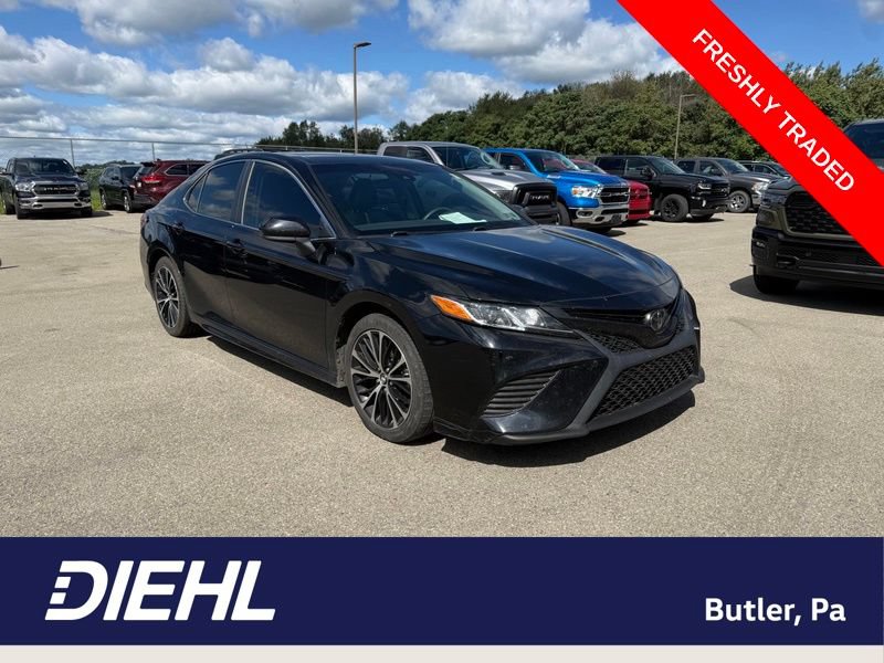 Used 2018 Toyota Camry SE w/ Moonroof Package FWD image 1