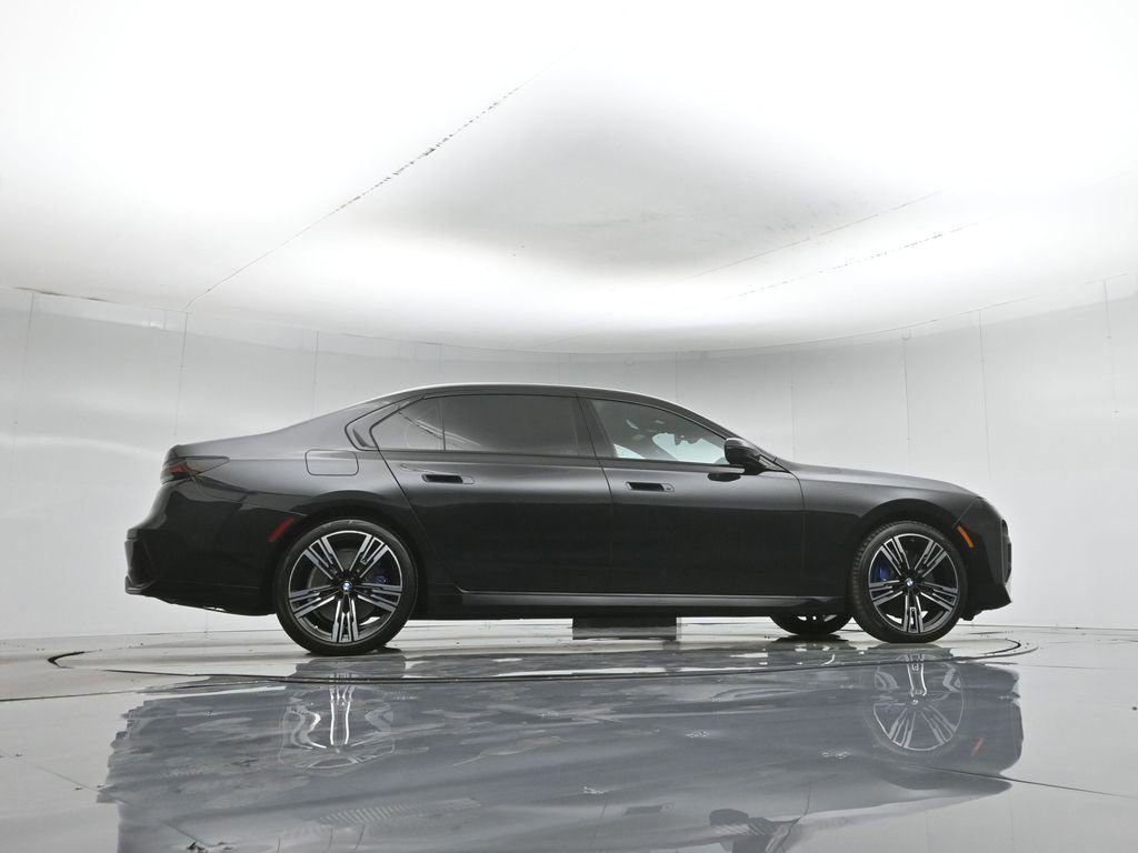 Used 2023 BMW 740i w/ Parking Assistance Package image 51