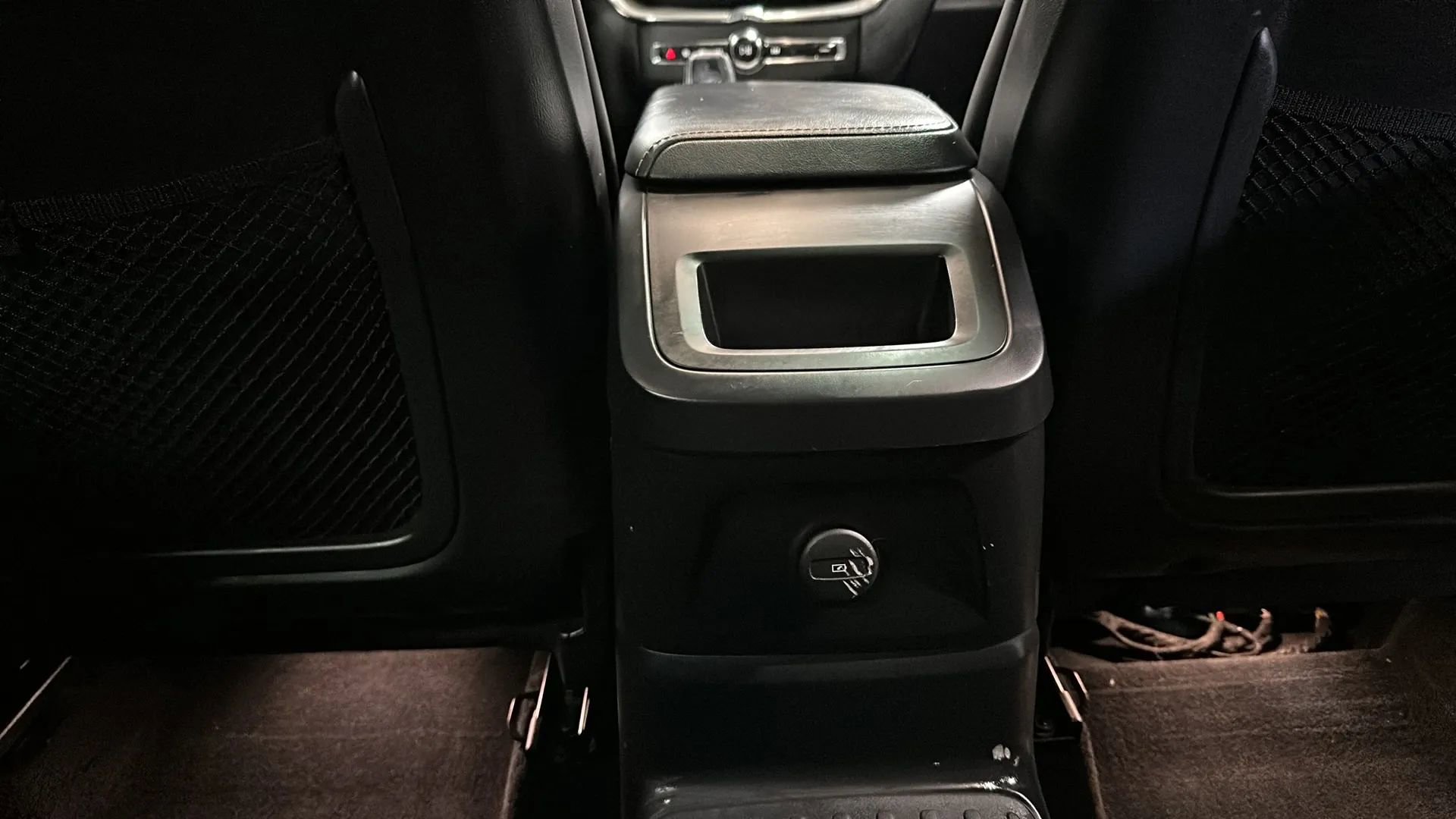 Used 2022 Volvo XC60 T8 Inscription w/ Advanced Package image 20