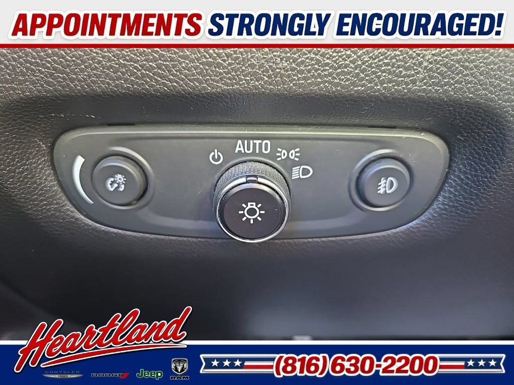 Used 2021 Chevrolet Traverse Premier AWD/4WD image 46
