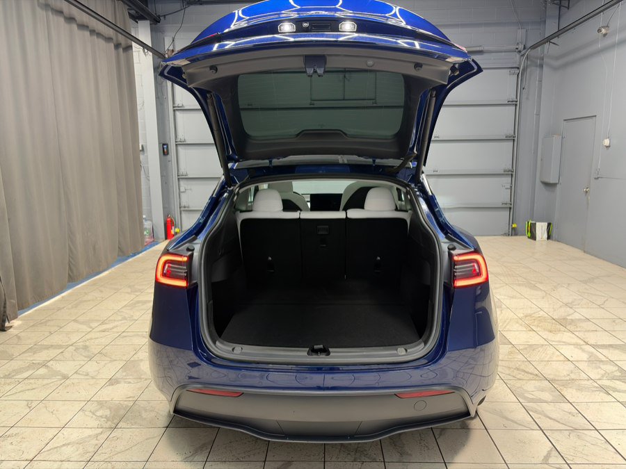 Used 2022 Tesla Model Y Long Range AWD/4WD image 34