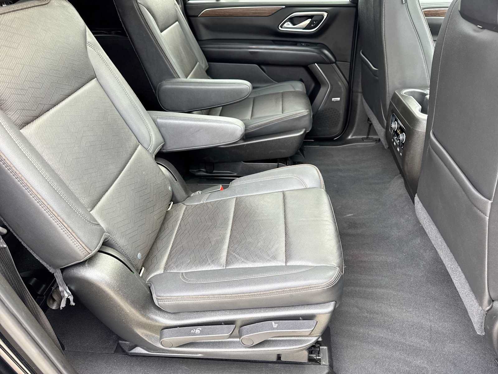 Used 2021 Chevrolet Suburban High Country w/ Premium Package AWD/4WD image 20
