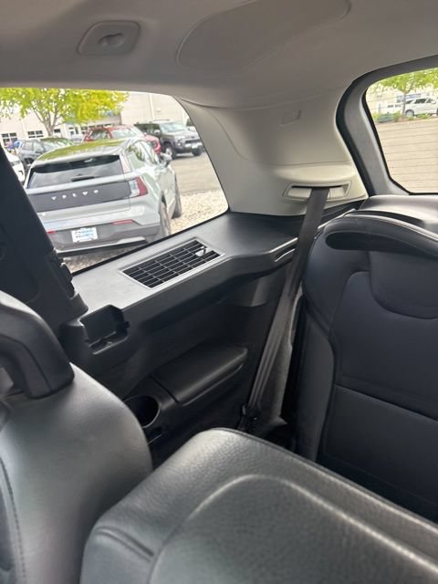 Used 2016 Volvo XC90 T6 Momentum w/ Momentum Plus Package AWD/4WD image 29