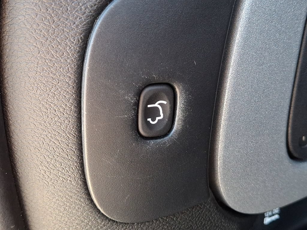 Used 2018 Jeep Cherokee Limited AWD/4WD image 30