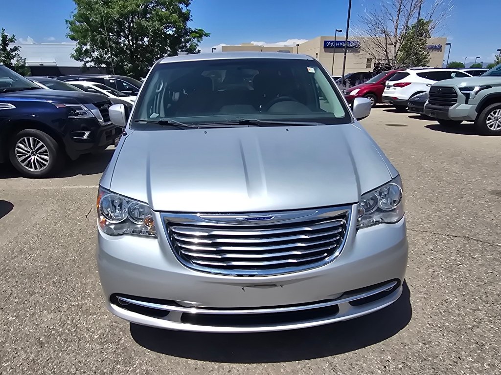 Used 2011 Chrysler Town & Country Touring FWD image 19