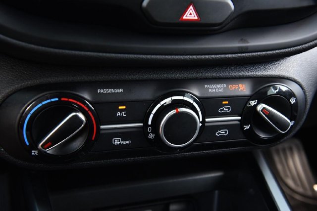 Used 2025 Kia Soul LX w/ LX Technology Package FWD image 14