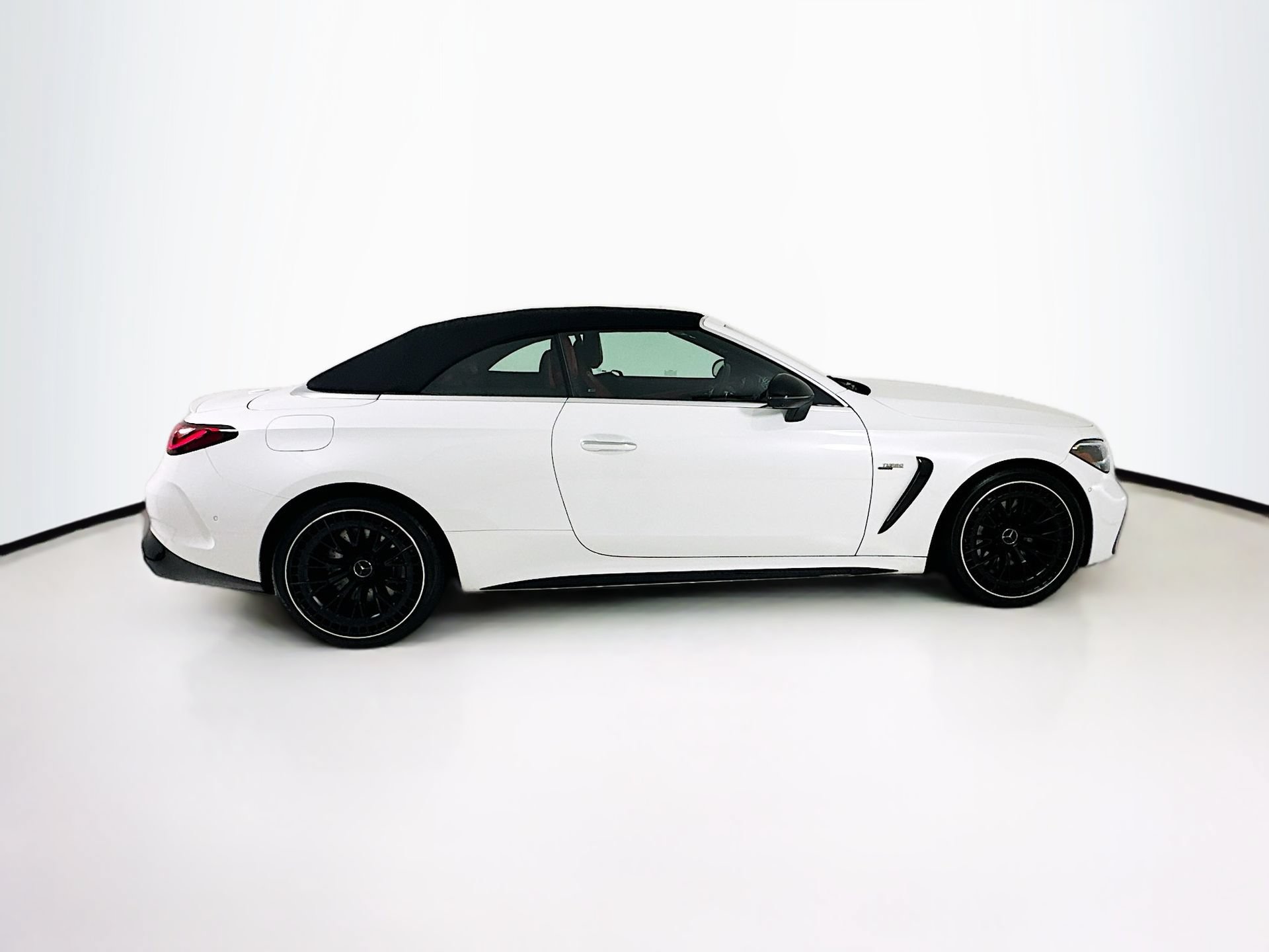 Used 2026 Mercedes-Benz CLE 53 AMG 4MATIC Cabriolet image 9