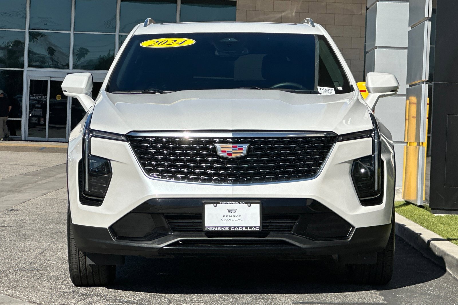 Used 2024 Cadillac XT4 Premium Luxury image 9