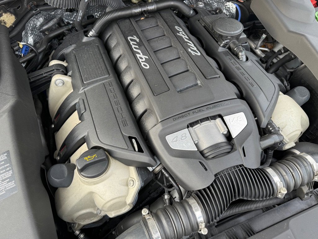 Used 2013 Porsche Cayenne Turbo w/ Premium Pkg Plus image 92