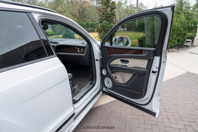 Used 2022 Bentley Bentayga Speed image 89