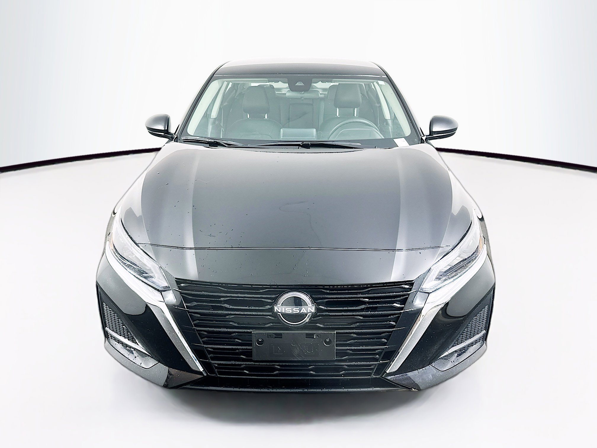 Used 2025 Nissan Altima 2.5 SV image 2