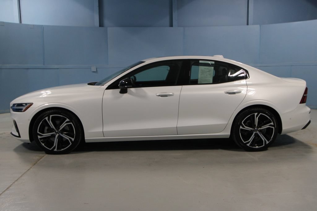 Used 2024 Volvo S60 B5 Plus AWD/4WD image 25