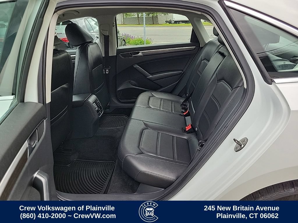 Used 2018 Volkswagen Passat 2.0T SE FWD image 15