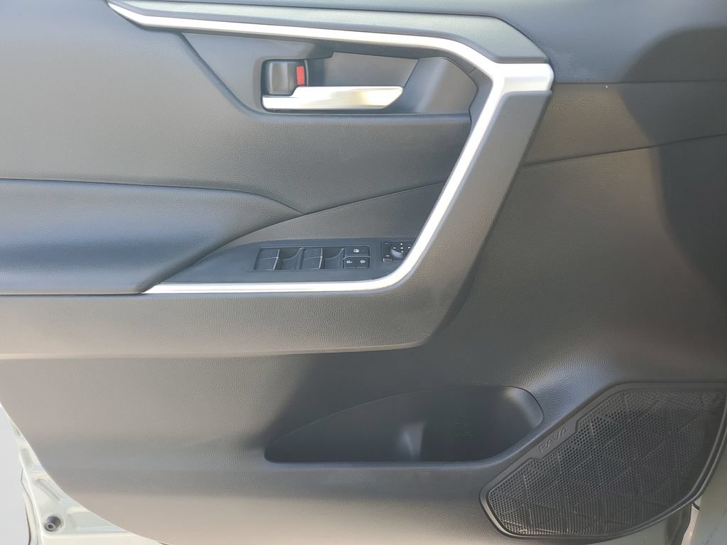 Used 2022 Toyota RAV4 XLE Premium AWD/4WD image 19