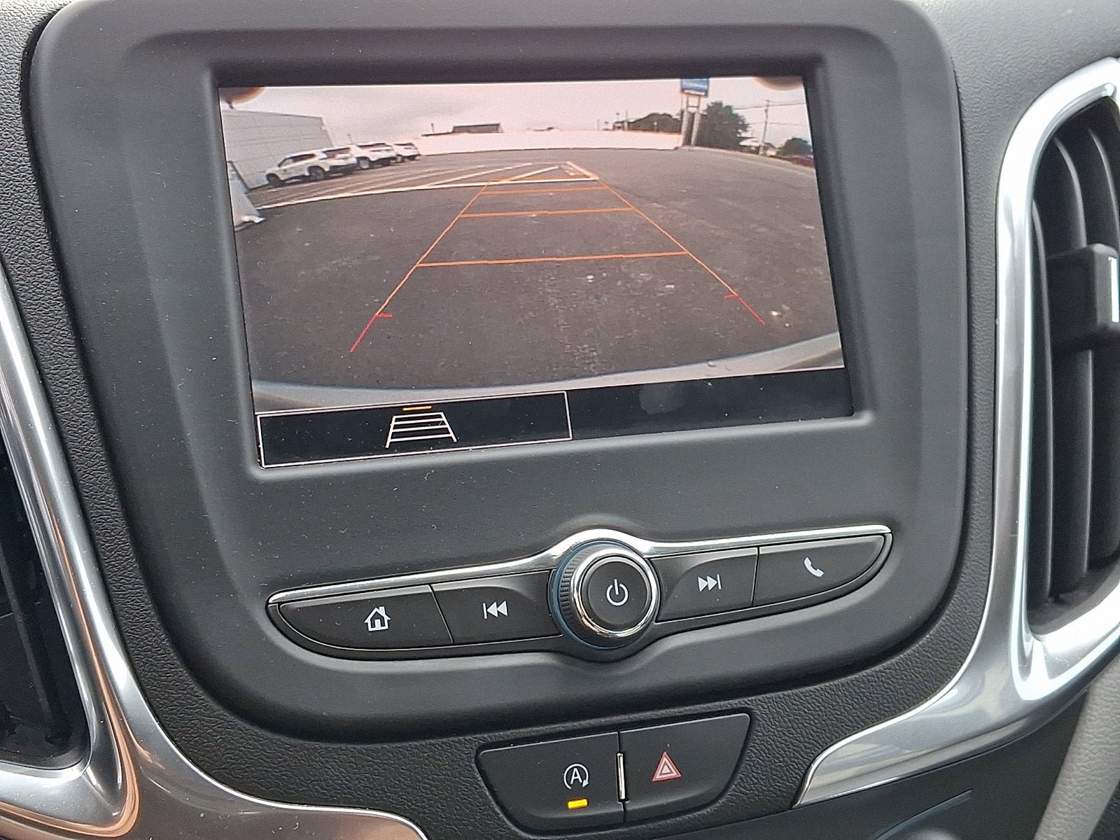 Used 2024 Chevrolet Equinox LS w/ LS Convenience Package FWD image 18