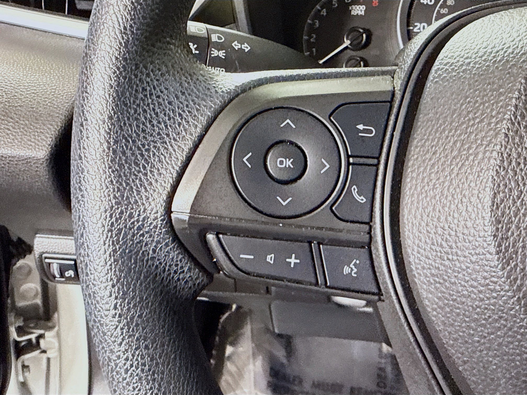 Used 2022 Toyota Corolla LE image 14