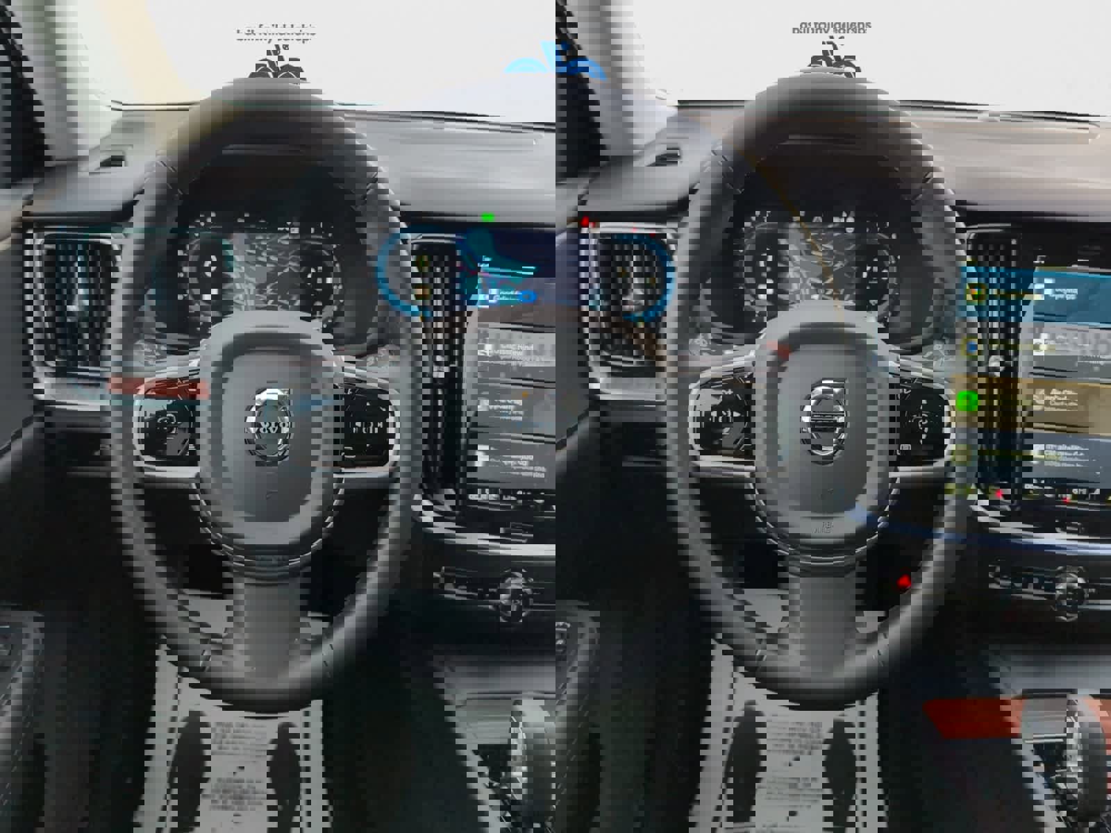 Used 2025 Volvo V60 B5 Cross Country Plus image 13