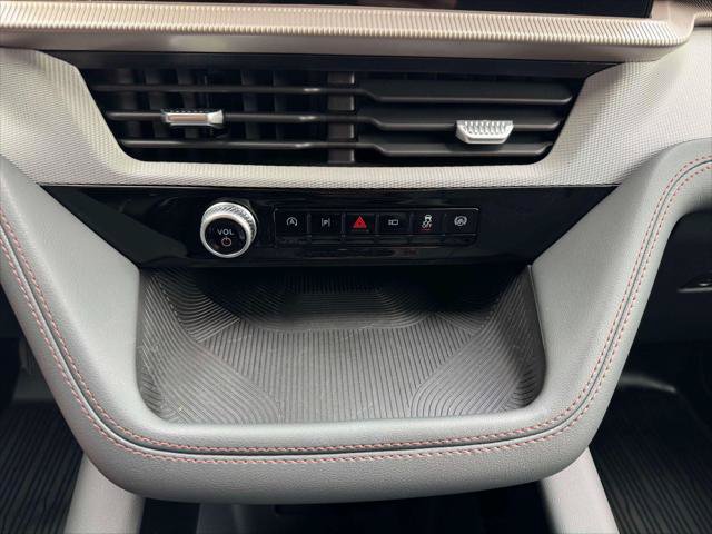Used 2026 Ford Explorer Active AWD/4WD image 30