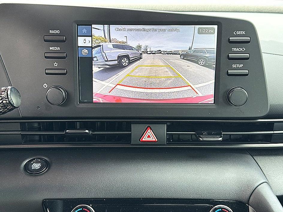 Used 2025 Hyundai Elantra Sport image 13