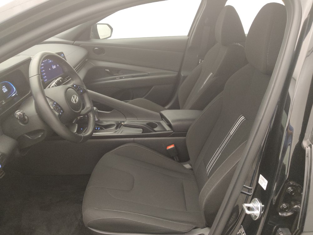 Used 2025 Hyundai Elantra Sport FWD image 17