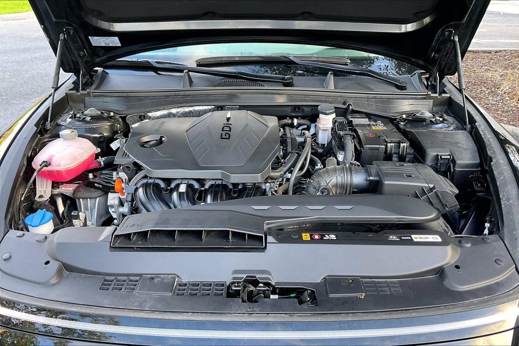 Used 2025 Hyundai Sonata SEL FWD image 26