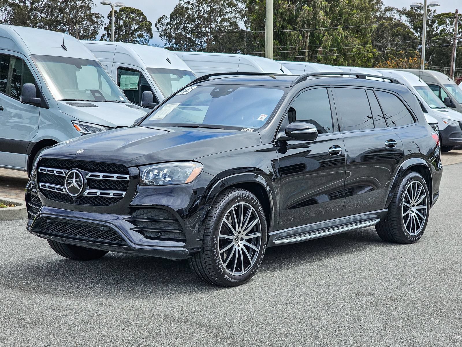 Used 2023 Mercedes-Benz GLS 580 4MATIC image 3