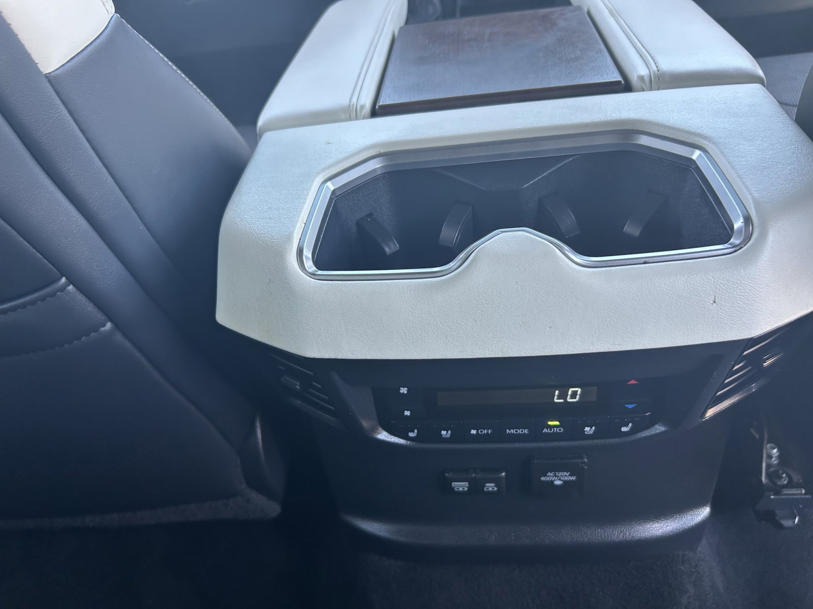 Used 2023 Toyota Sequoia Capstone AWD/4WD image 16