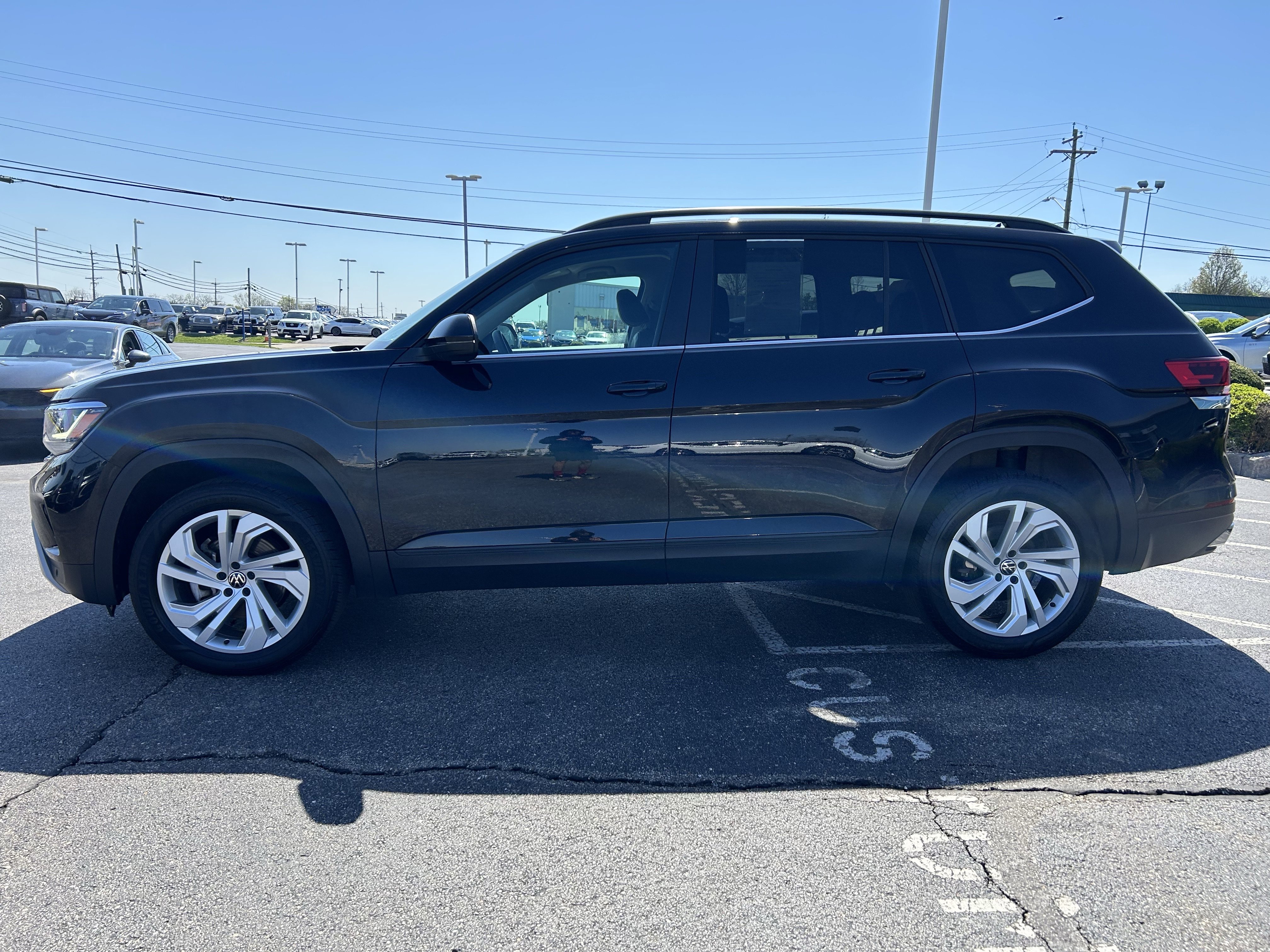 Certified 2023 Volkswagen Atlas SE AWD/4WD image 4