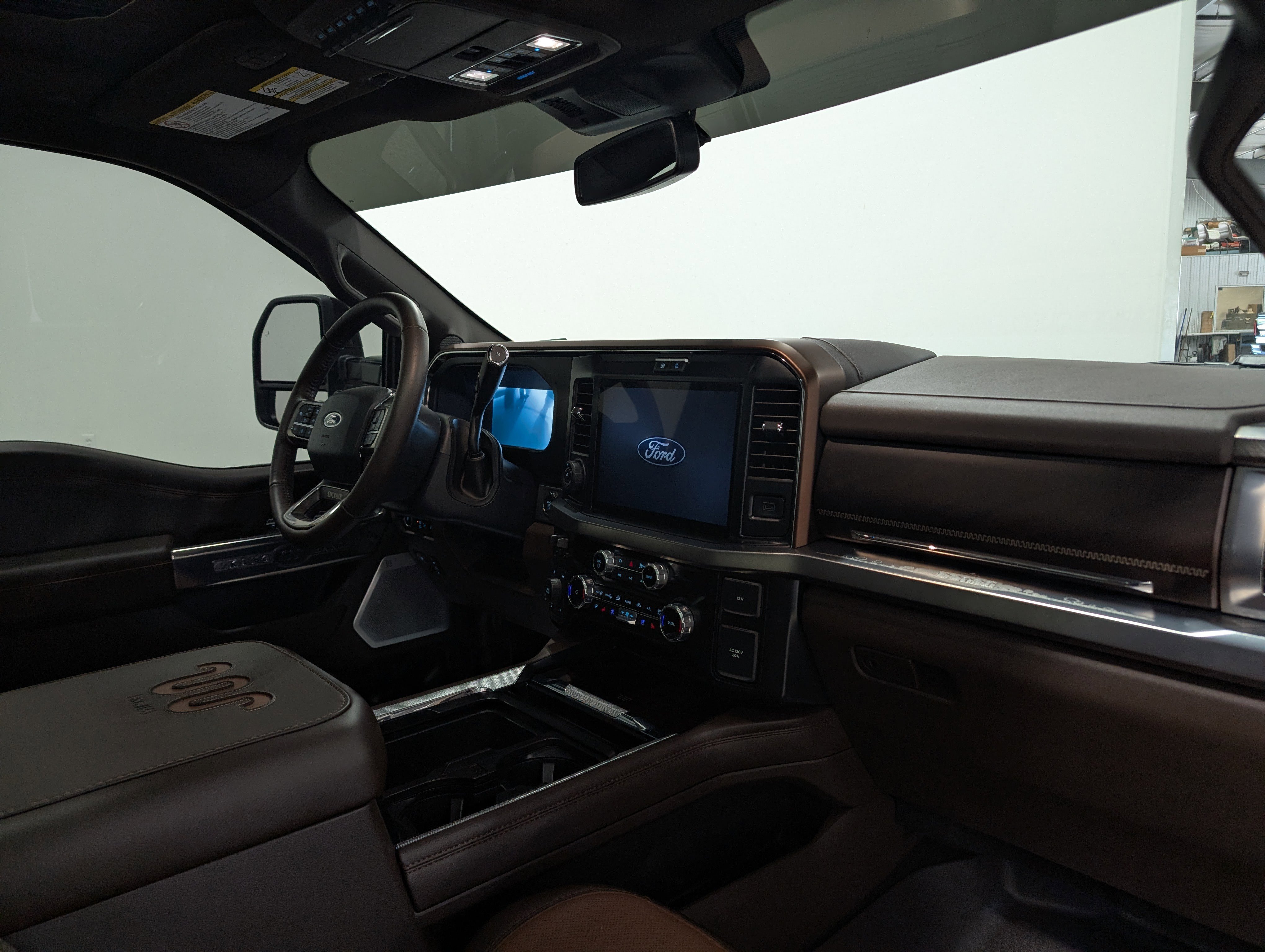 Used 2025 Ford F350 King Ranch w/ FX4 Off-Road Package AWD/4WD image 20