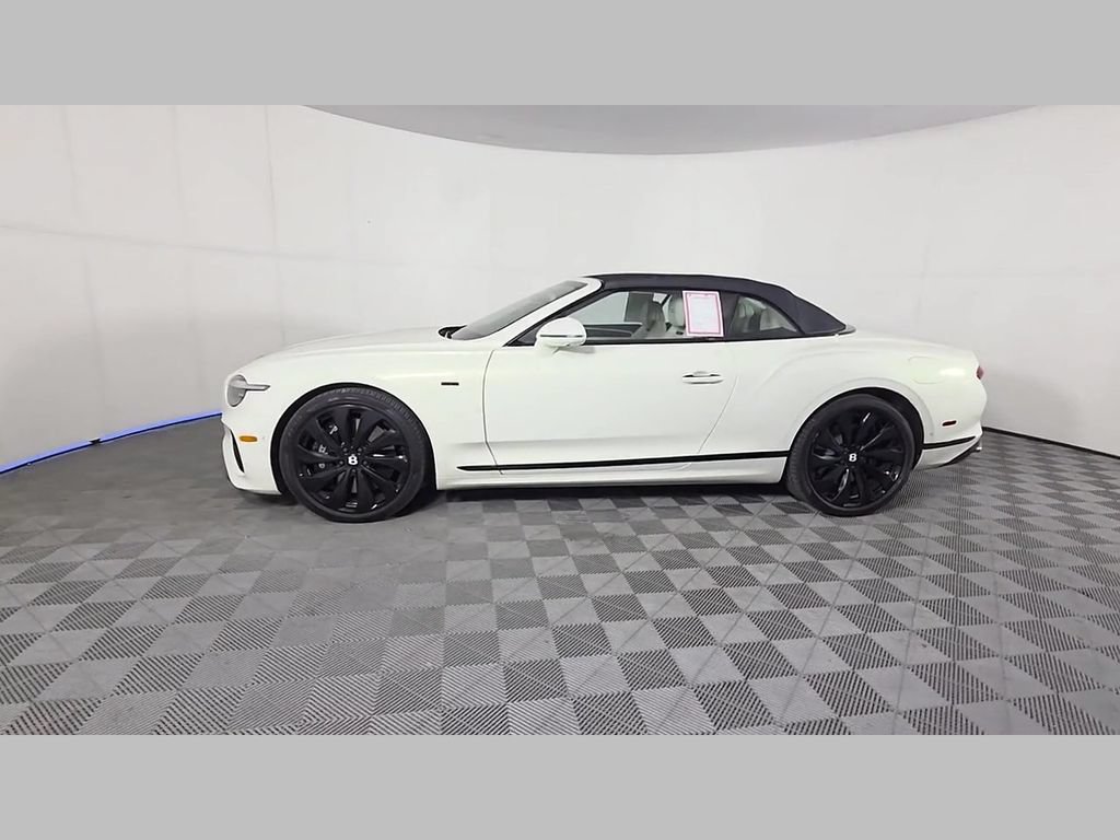 Used 2025 Bentley Continental GTC AWD/4WD image 46