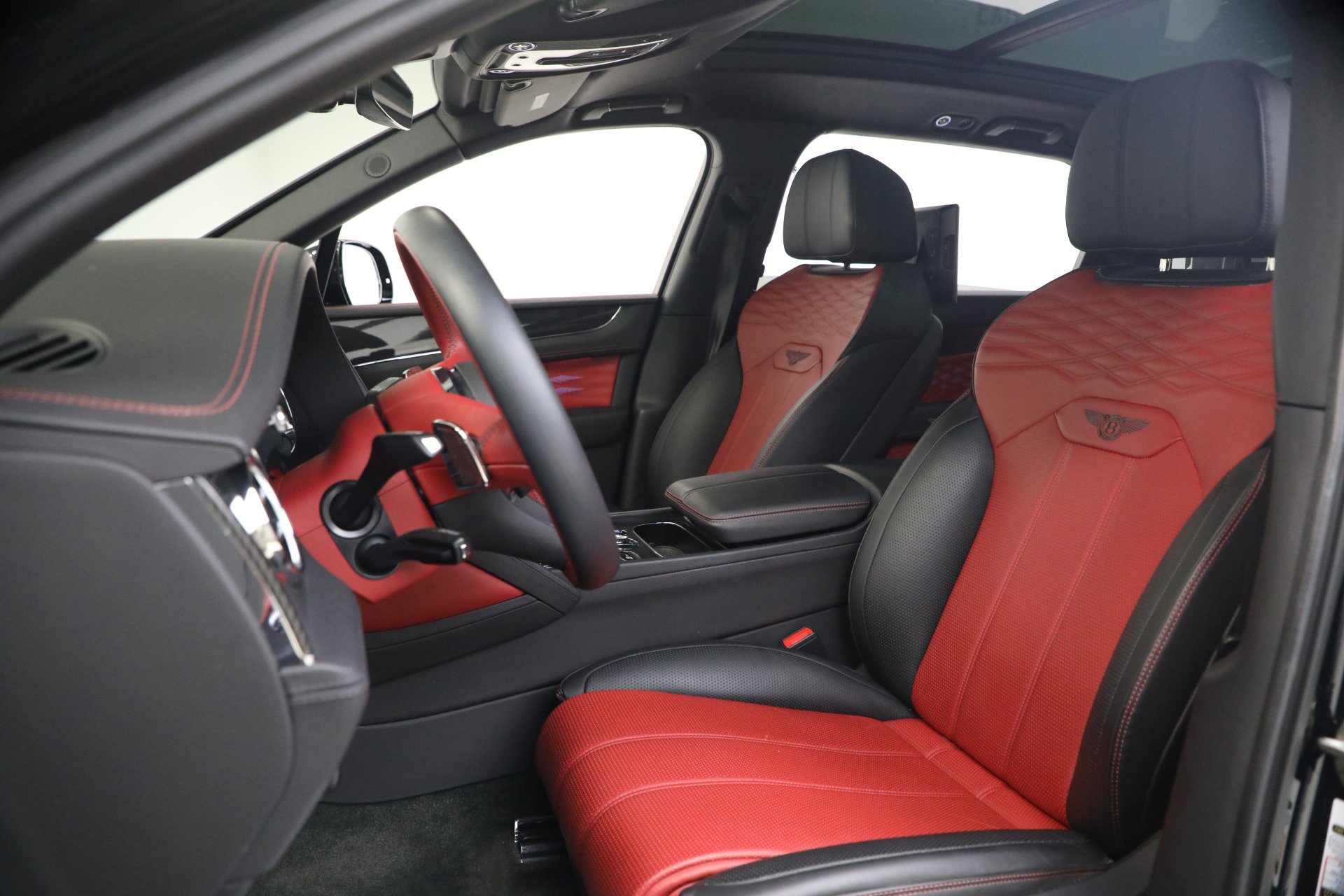Used 2023 Bentley Bentayga Extended Wheelbase image 21