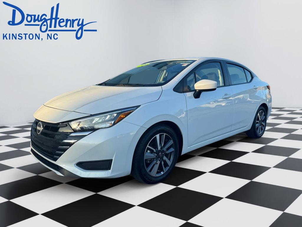 Used 2025 Nissan Versa SV FWD image 1