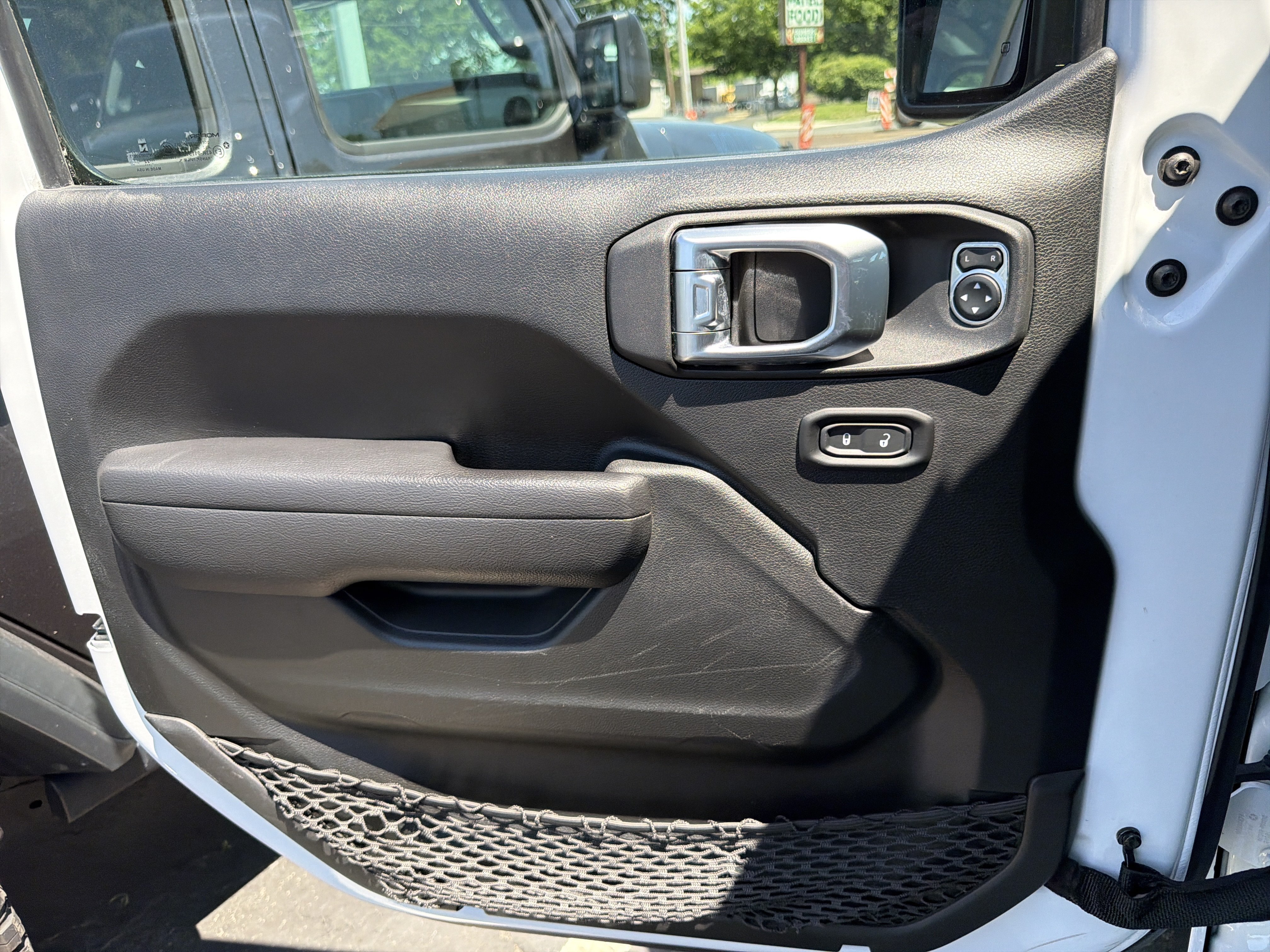 Used 2022 Jeep Wrangler Sport AWD/4WD image 27