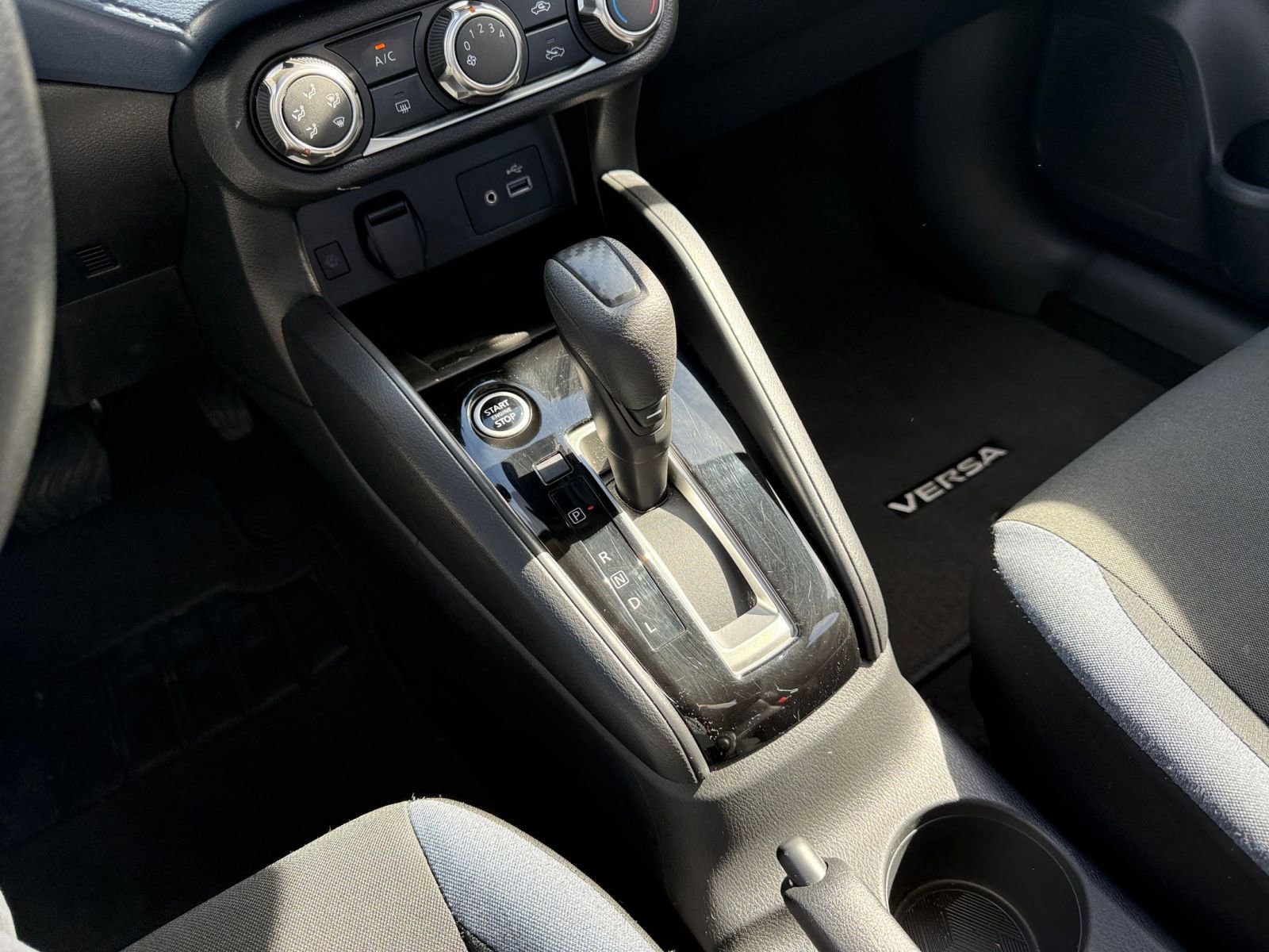 Used 2025 Nissan Versa SV image 41