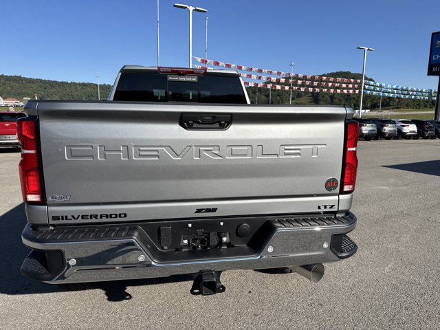 New 2025 Chevrolet Silverado 2500 LTZ w/ LTZ Premium Package AWD/4WD image 5