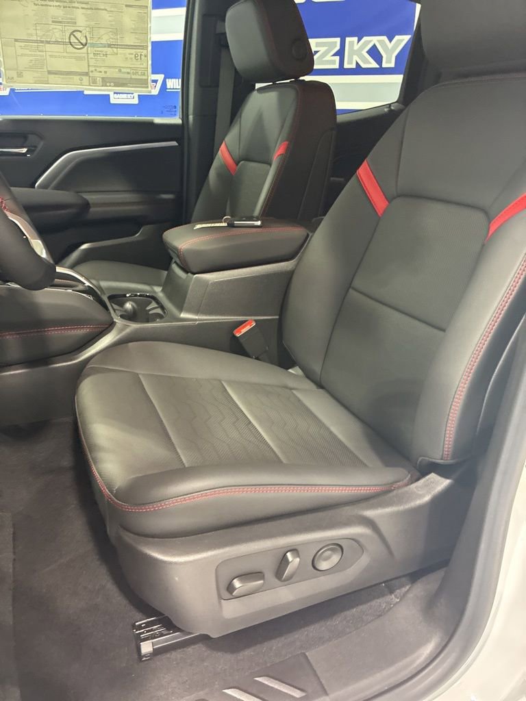 New 2025 Chevrolet Colorado Z71 w/ Midnight Edition AWD/4WD image 22