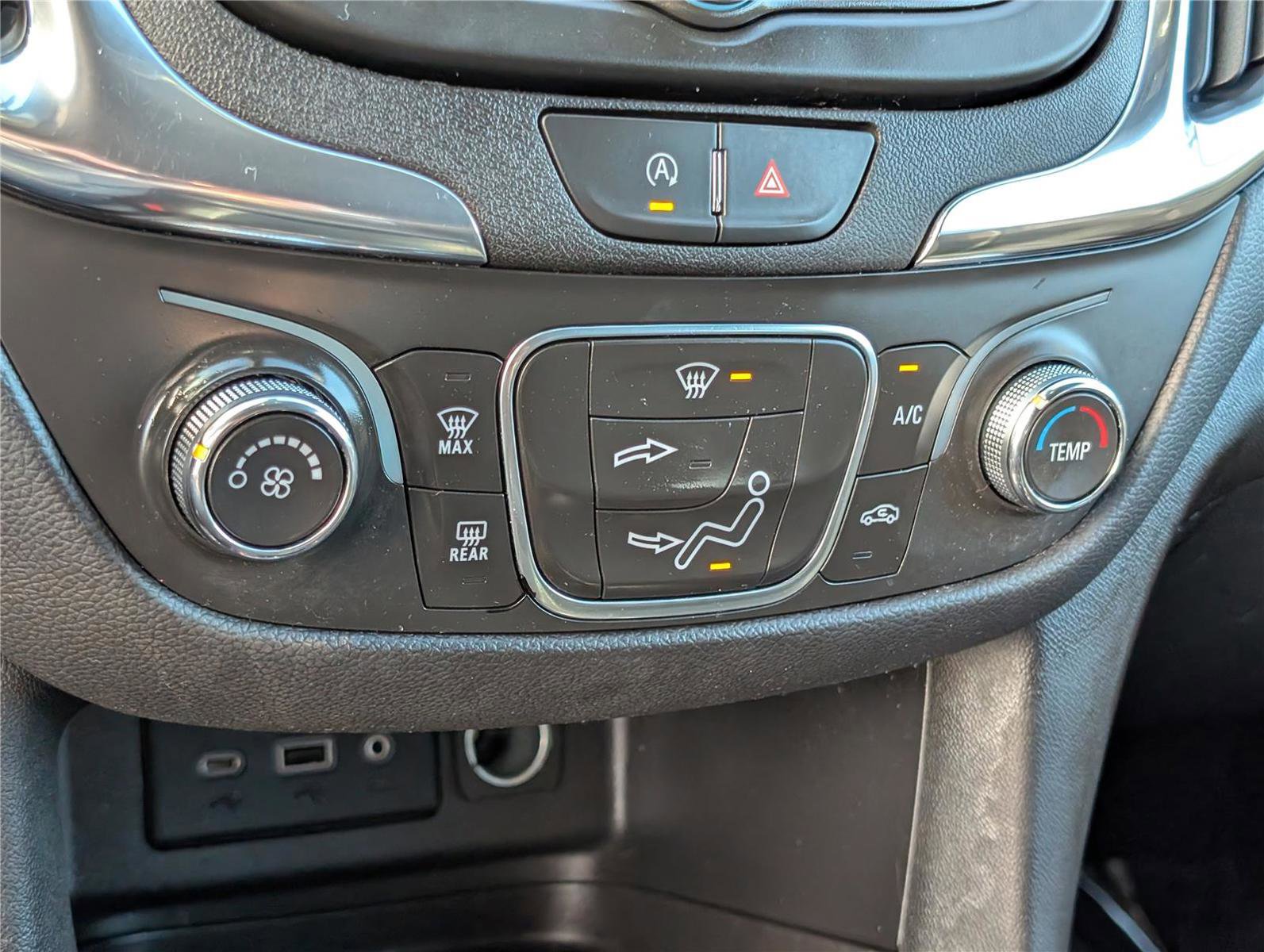 Used 2024 Chevrolet Equinox LT image 23