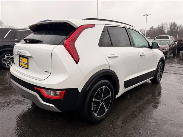 Used 2025 Kia Niro LX image 9