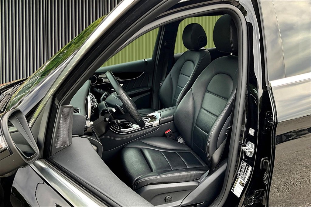 Used 2019 Mercedes-Benz GLC 300 4MATIC image 24