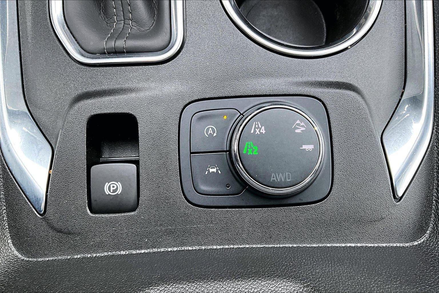 Used 2023 Chevrolet Traverse Premier image 39