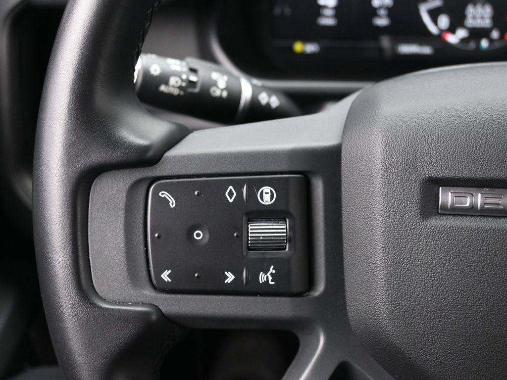 Used 2024 Land Rover Defender 130 X-Dynamic SE image 15