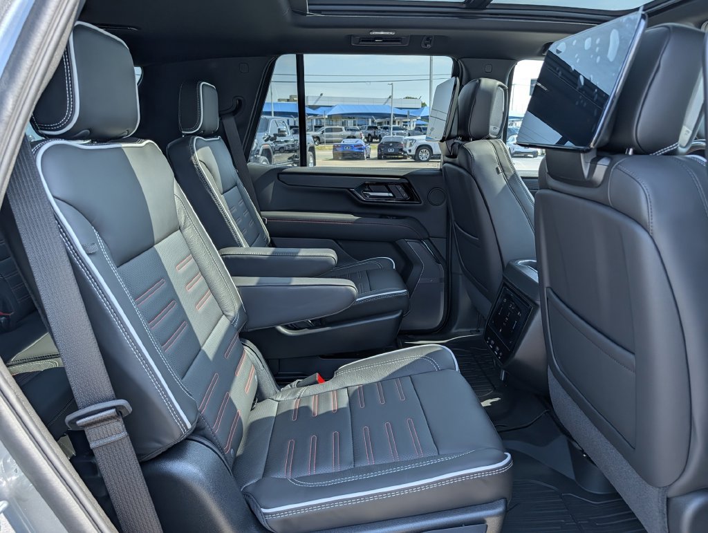 New 2026 GMC Yukon AT4 Ultimate w/ LPO, Floor Liner Package AWD/4WD image 31