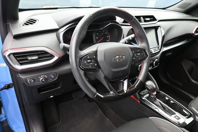 Used 2023 Chevrolet TrailBlazer RS w/ Sun and Liftgate Package FWD image 24