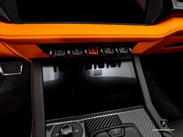 Used 2026 Lamborghini Urus SE AWD/4WD image 31