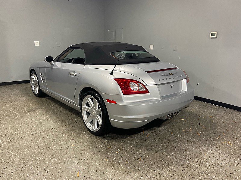 Used 2007 Chrysler Crossfire Limited image 5