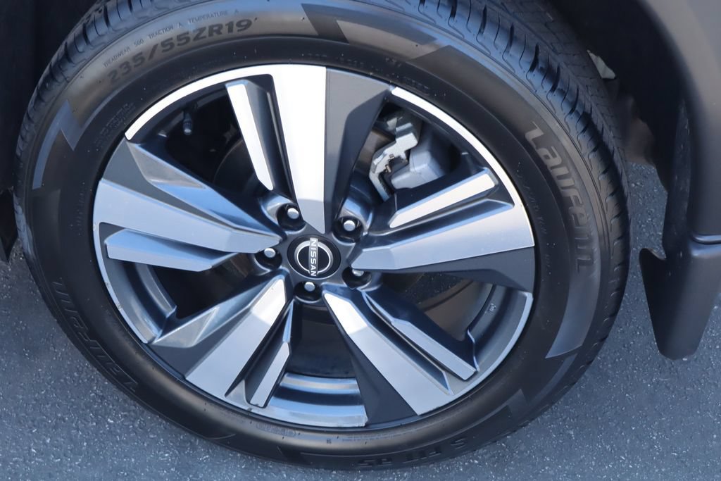 Used 2023 Nissan Rogue SL w/ SL Premium Package FWD image 13