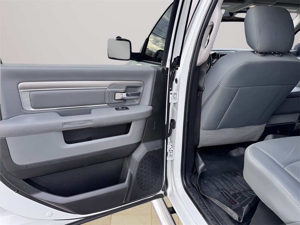 Used 2018 RAM 2500 SLT image 30