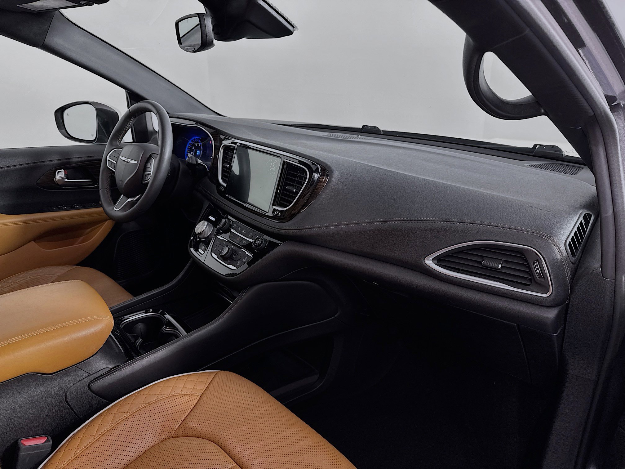 Used 2022 Chrysler Pacifica Pinnacle image 32