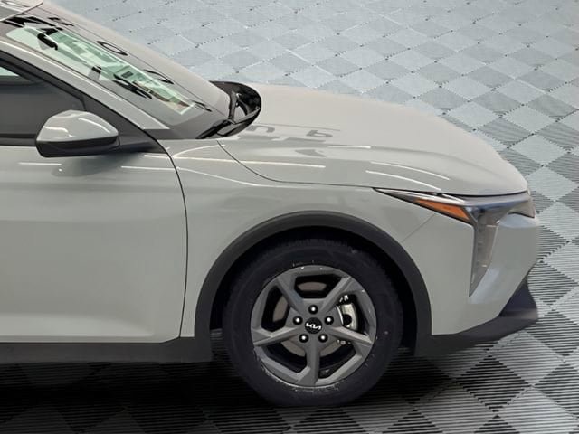 Used 2025 Kia K4 FWD image 7